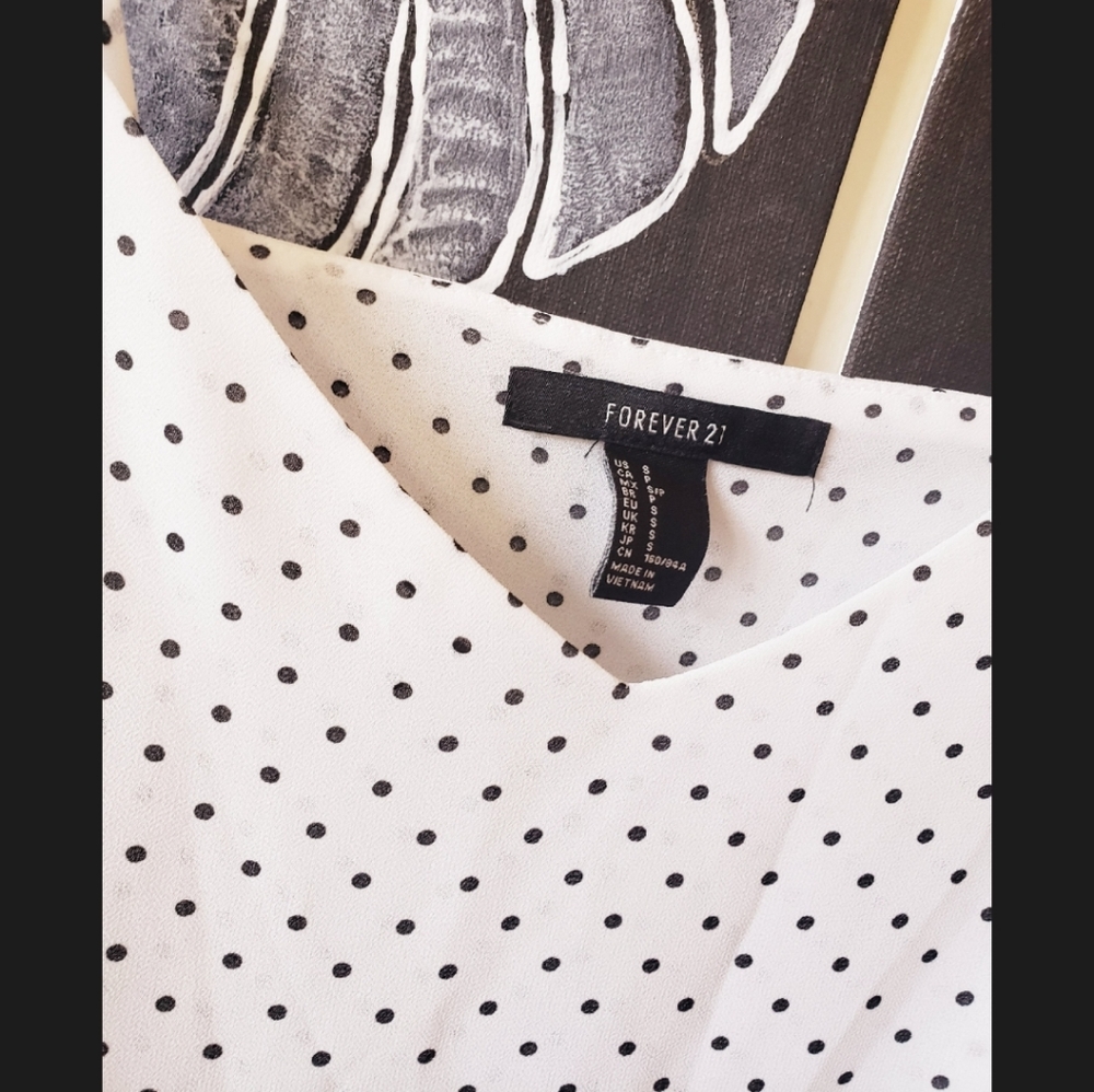 Top - Picture 2 of 2